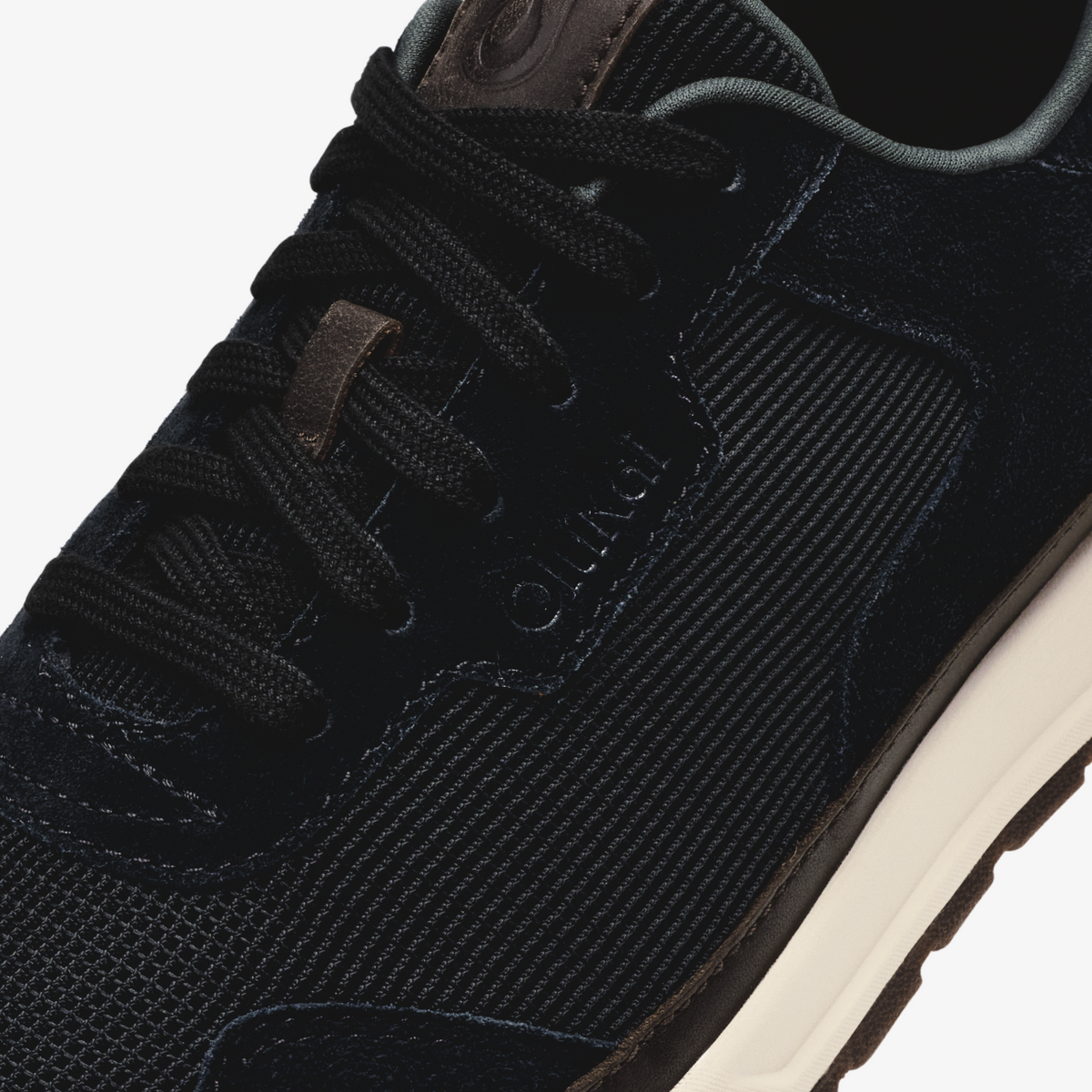 Koke  -  Black / Black